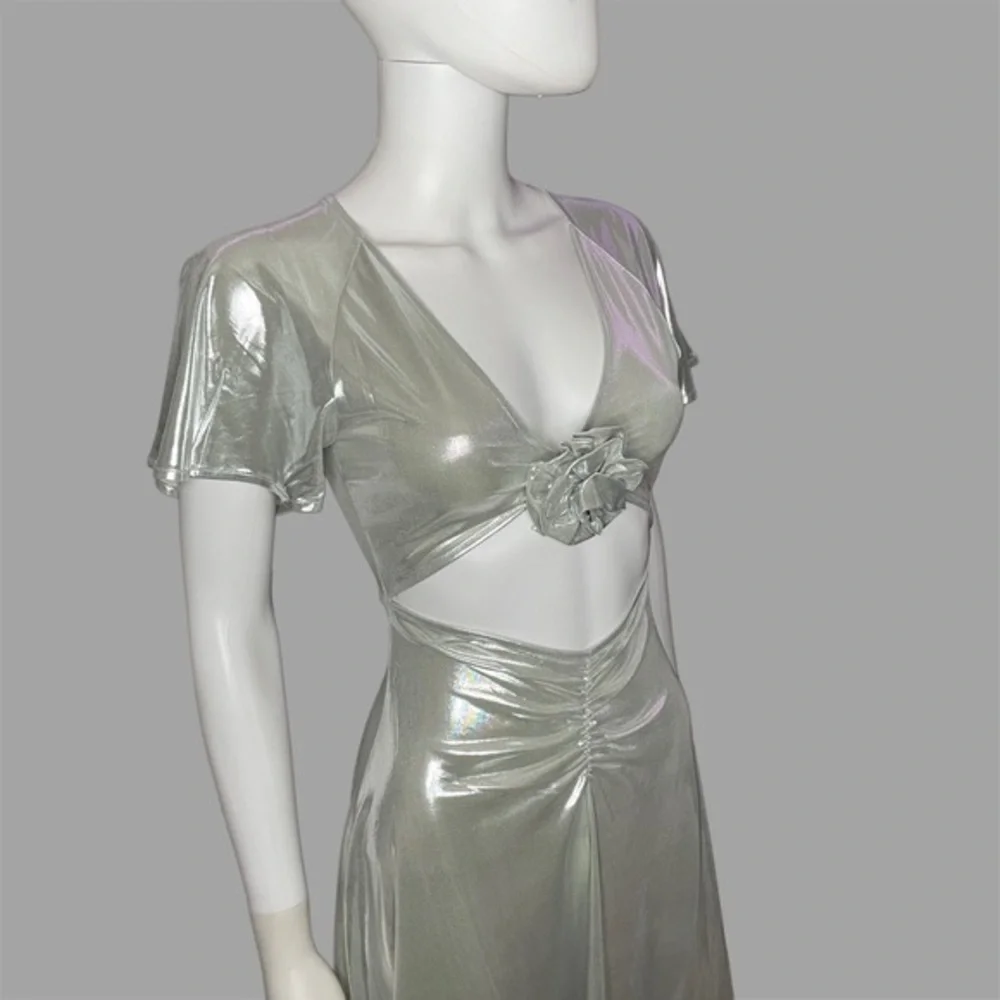 WeWoreWhat Silver Metallic Cut-Out Asymmetric Dress‎